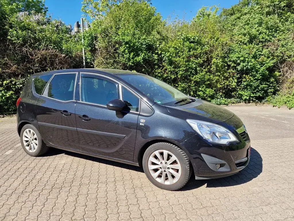 Używany Opel Meriva 120 KM (88 kW) 2012 Czarny Minivan