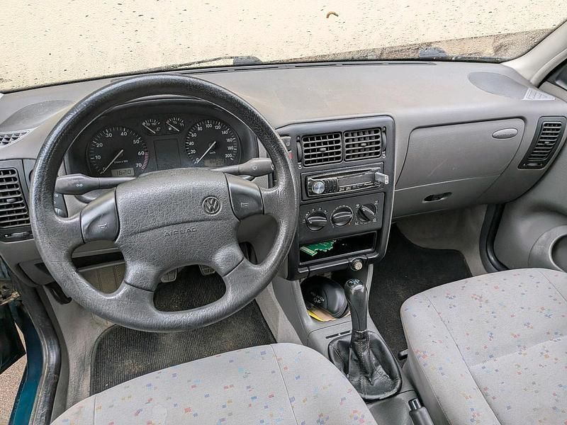 Używany VW Polo 50 KM (36 kW) 1998 Zielony Hatchback