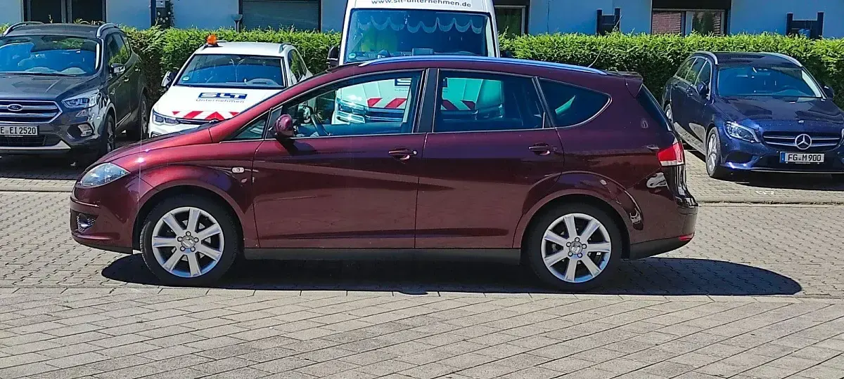 Gebraucht Seat Altea XL Comfort 102 PS (75 kW) 2008 Rot Van / Kleinbus
