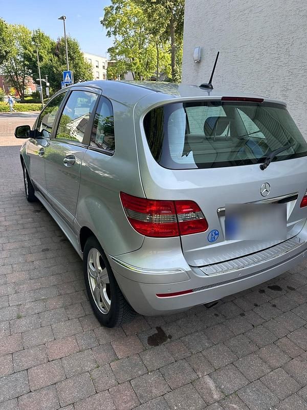 Gebraucht Mercedes B160 95 PS (69 kW) 2009 Grau Van / Kleinbus