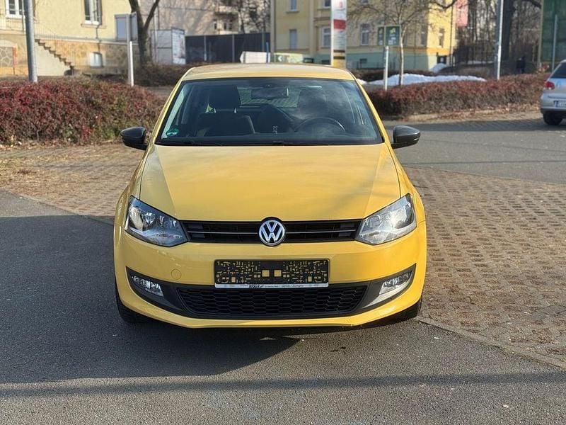 Gelb Gebraucht 2011 VW Polo Team Kleinwagen | 5.999 € (Fairer Preis) - Bild 1/4