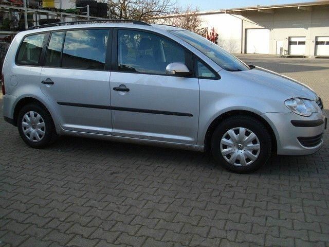 Gebraucht VW Touran 140 PS (102 kW) 2009 Silber Van / Kleinbus