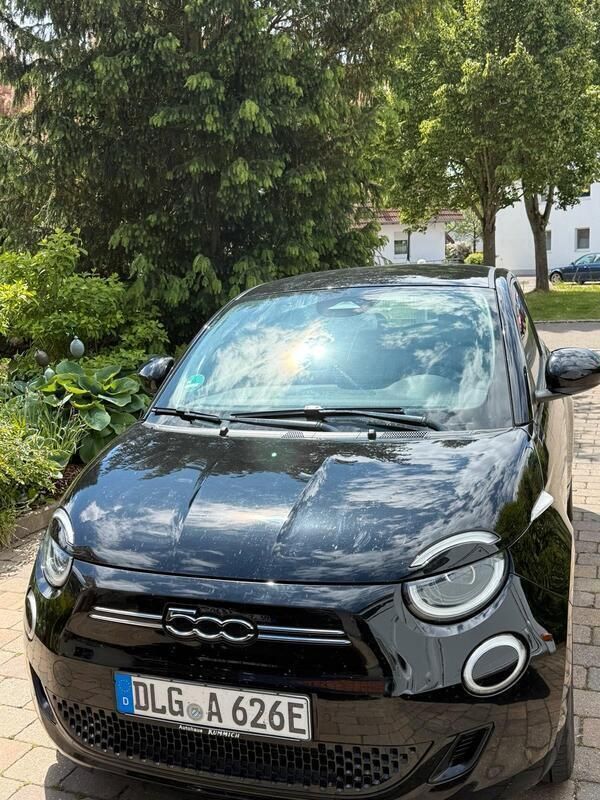 Schwarz Gebraucht 2020 Fiat 500e Kleinwagen | 14.500 € - Bild 1/4