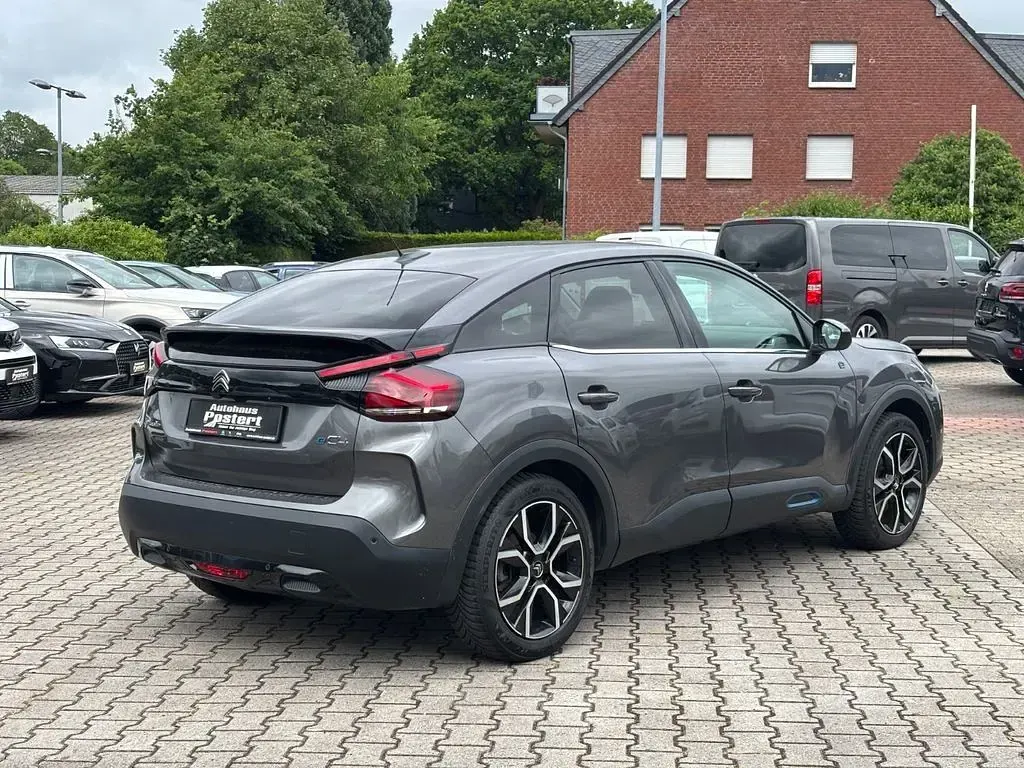Gebraucht Citroën e-C4 Shine 100 kW (136 PS) 2022 Grau Limousine