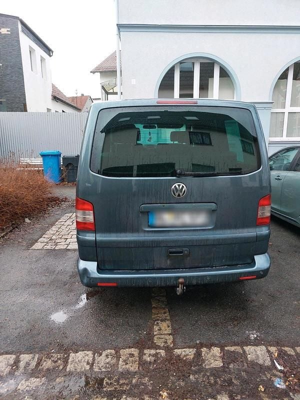 Gebraucht VW Multivan 174 PS (127 kW) 2024 Grau Van