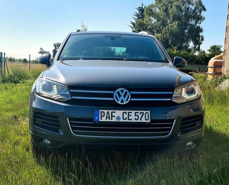 Grau Gebraucht 2012 VW Touareg Exclusive SUV | 18.895 € (Fairer Preis) - Bild 1/4