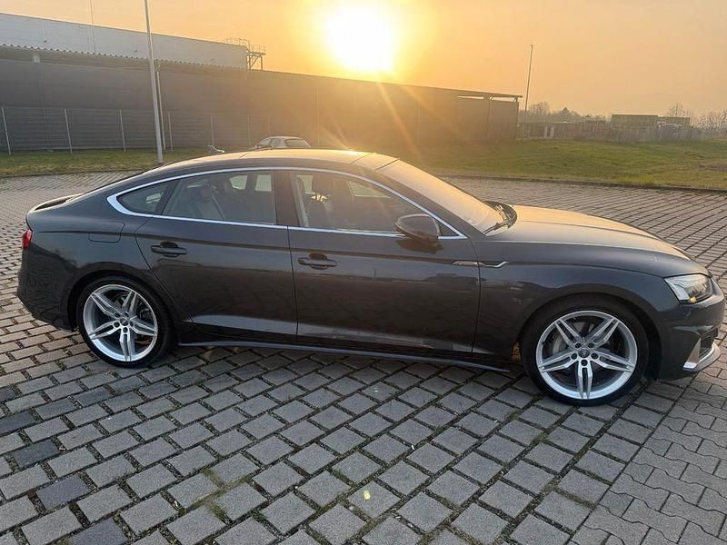 Gebraucht Audi A5 Sportback Ambiente 190 PS (139 kW) 2020 Grau Kleinwagen