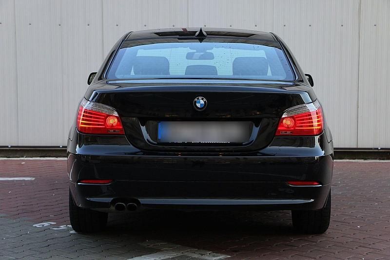 Gebraucht BMW 523 190 PS (139 kW) 2008 Schwarz Limousine