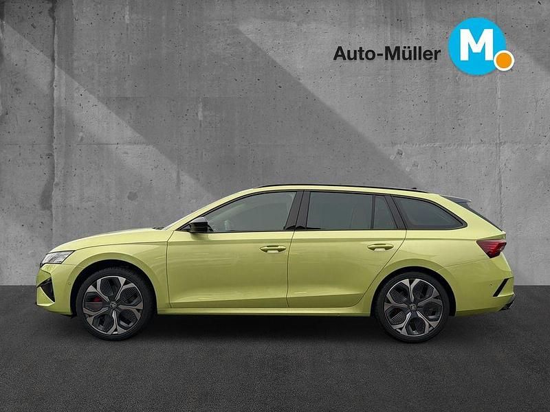 Neu Skoda Octavia RS 265 PS (194 kW) 2025 Grün Kombi