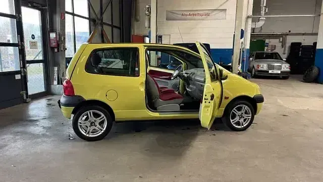 Gebraucht Renault Twingo Privilege 75 PS (55 kW) 2001 Gelb 306 Kleinwagen