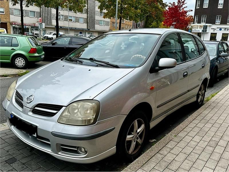 Silber Gebraucht 2004 Nissan Almera Tino Van / Kleinbus | 1.249 € (Fairer Preis) - Bild 1/4