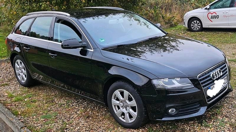 Schwarz Gebraucht 2011 Audi A4 Ambiente Kombi | 5.400 € (Guter Preis) - Bild 1/4