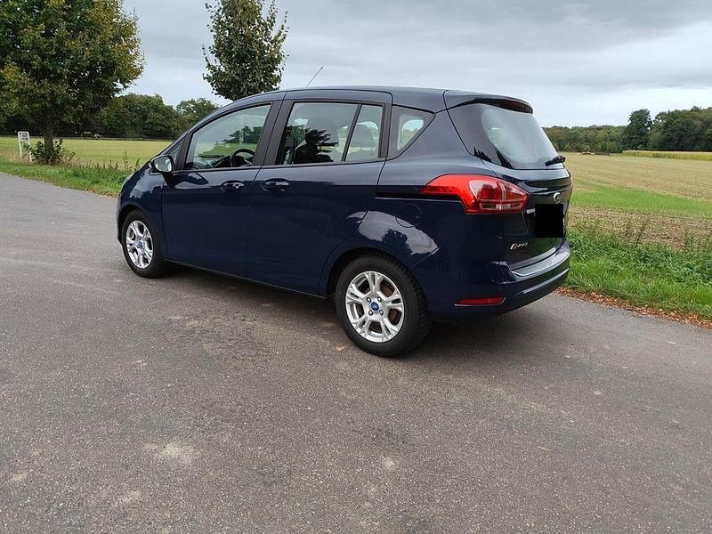 Blau Gebraucht 2015 Ford B-MAX SYNC Edition Van / Kleinbus | 5.700 € (Fairer Preis) - Bild 1/4