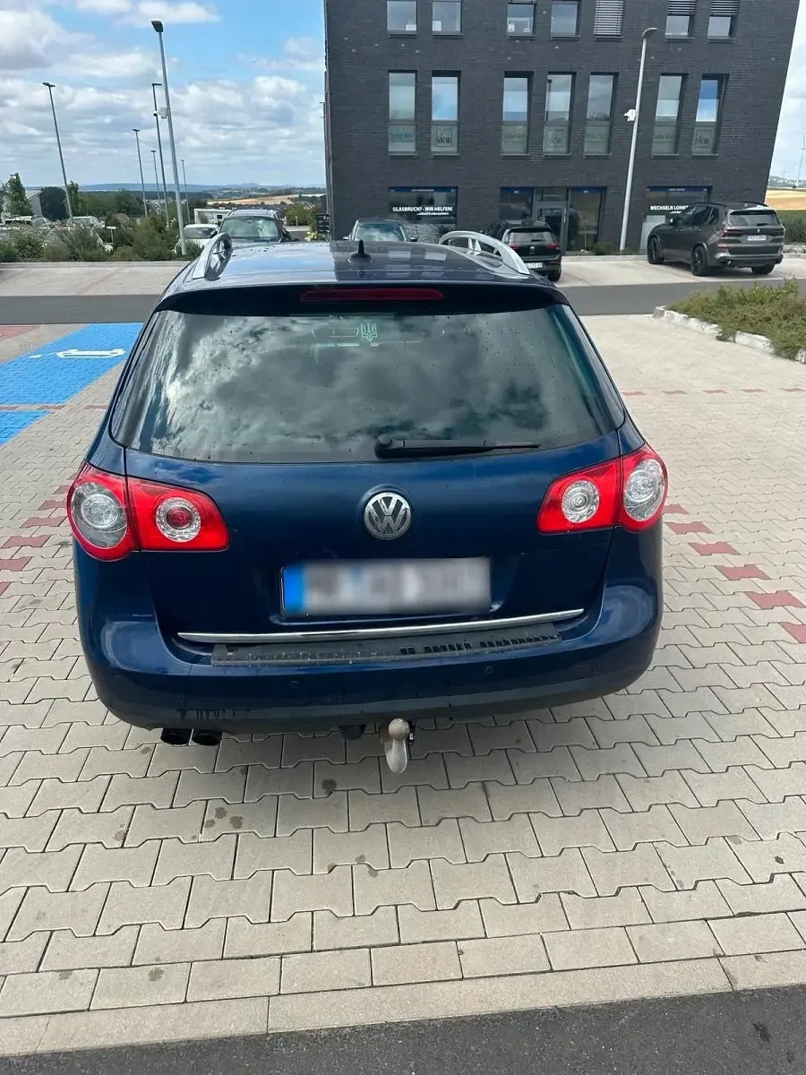 Gebraucht VW Passat 140 PS (102 kW) 2009 Blau Kombi