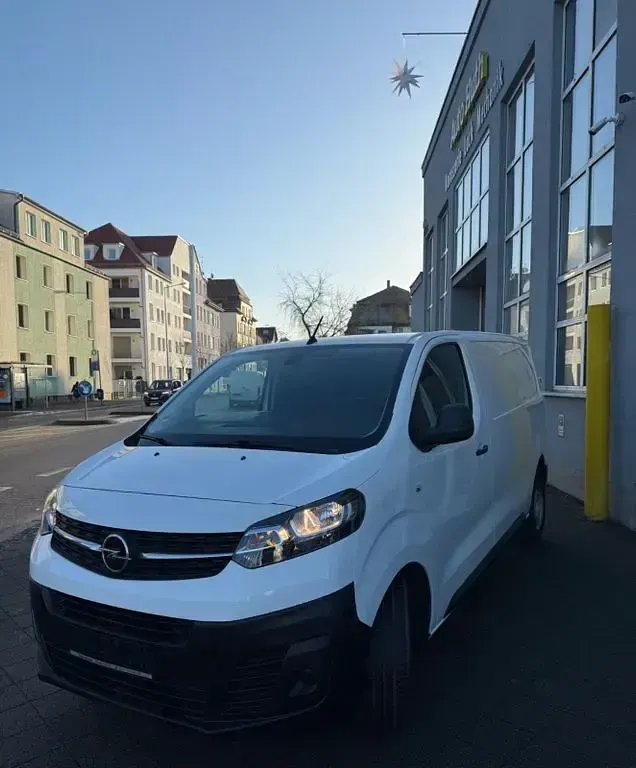 Gebraucht Opel Vivaro-e Combi 122 PS (89 kW) 2019 Weiß Van / Kleinbus