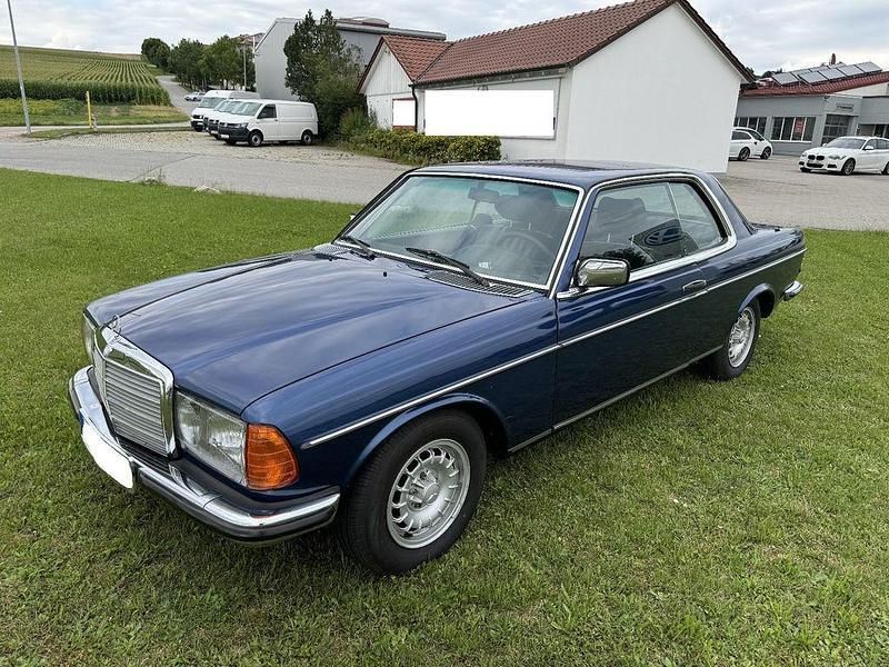 Blau Gebraucht 1978 Mercedes 230 Coupé | 10.400 € - Bild 1/4