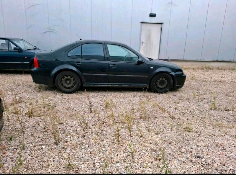 Gebraucht VW Bora 115 PS (84 kW) 2000 Schwarz Limousine