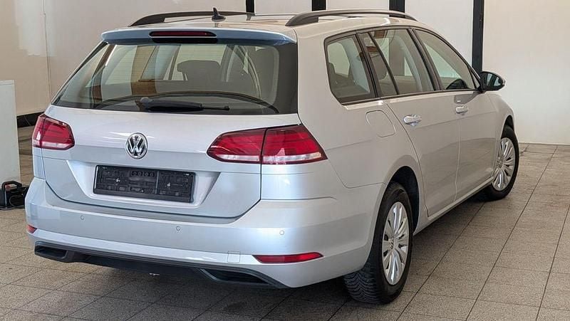 Gebraucht VW Golf VII 116 PS (85 kW) 2020 Silber Limousine