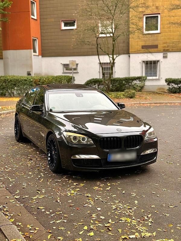 Schwarz Gebraucht 2010 BMW 730 M Sport Limousine | 9.300 € (Fairer Preis) - Bild 1/4