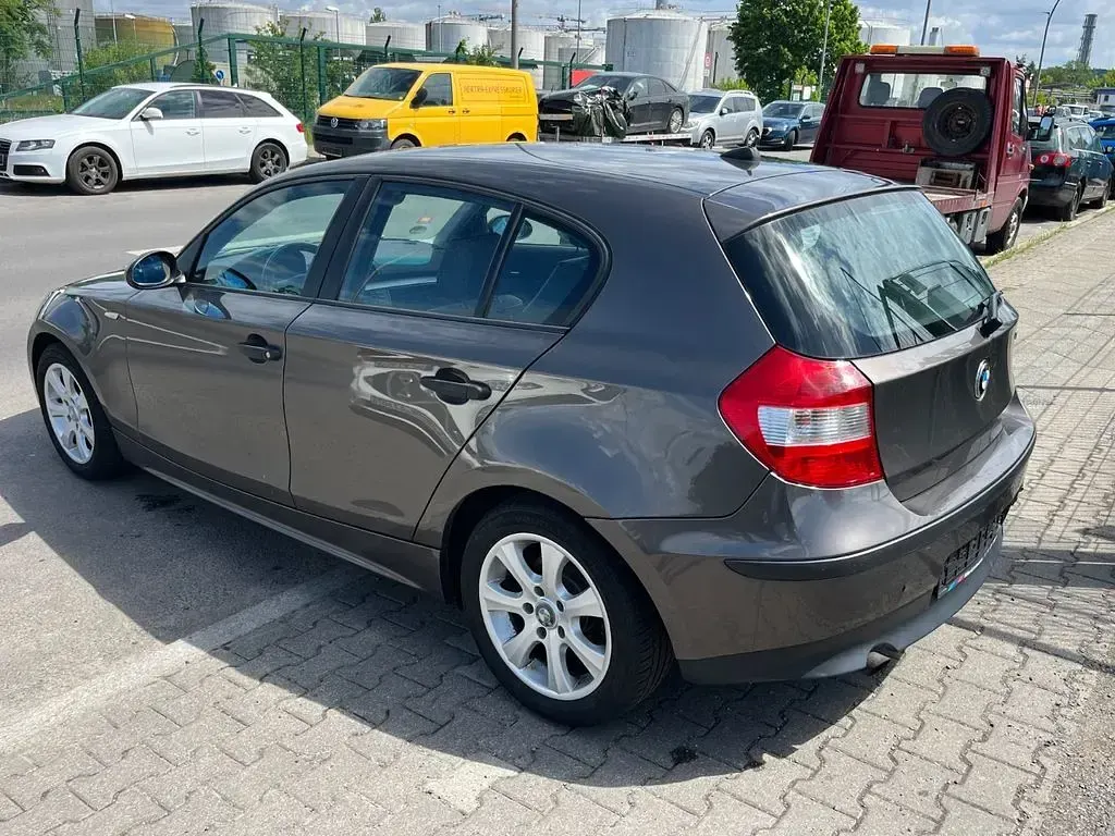 Gebraucht BMW 118 129 PS (94 kW) 2006 Braun Kleinwagen