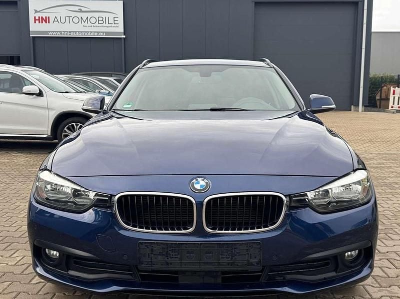 Gebraucht BMW 320 Advantage 190 PS (139 kW) 2016 Blau Kombi