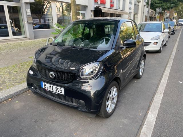 Schwarz Gebraucht 2016 Smart ForTwo Coupé Passion Coupé | 10.990 € (Fairer Preis) - Bild 1/4