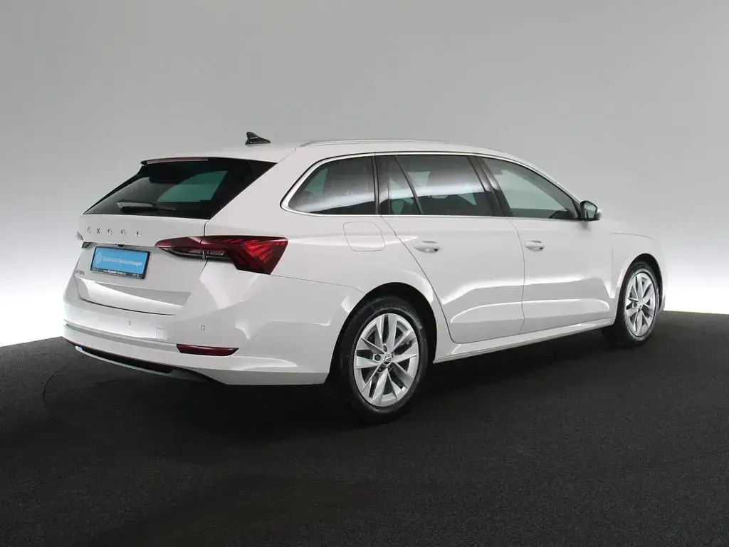 Gebraucht Skoda Octavia Style 150 PS (110 kW) 2024 Weiss / candy weiss Kombi