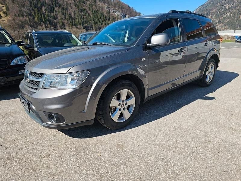 Gebraucht Fiat Freemont 170 PS (125 kW) 2012 Grau SUV