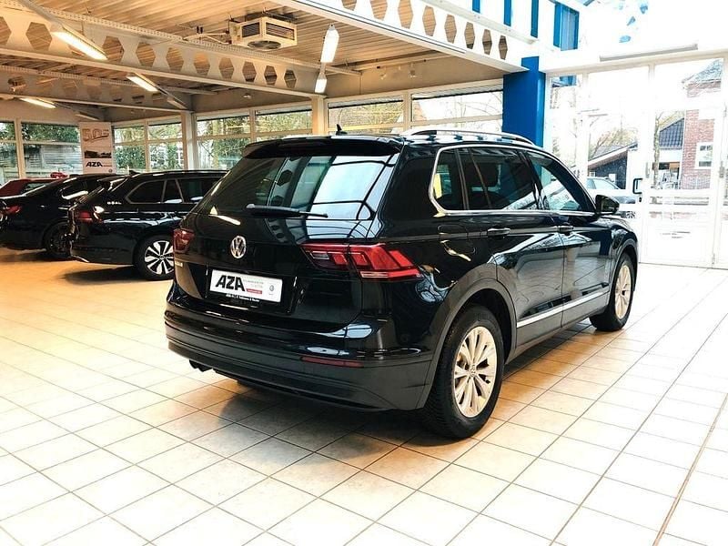 Gebraucht VW Tiguan Edition 125 PS (91 kW) 2018 Schwarz SUV
