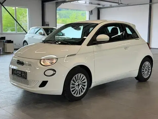 Gebraucht Fiat 500e 86 kW (118 PS) 2023 Weiß Limousine