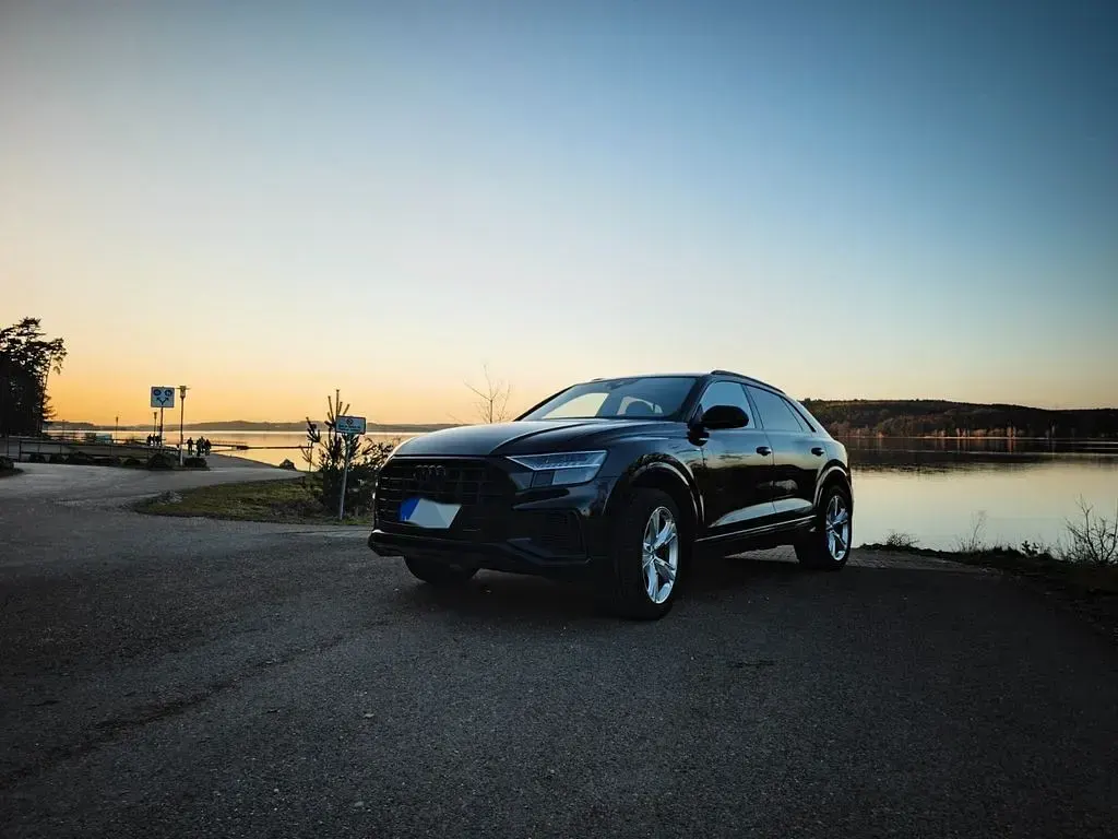 Używany Audi Q8 Competition 340 KM (250 kW) 2020 Czarny SUV