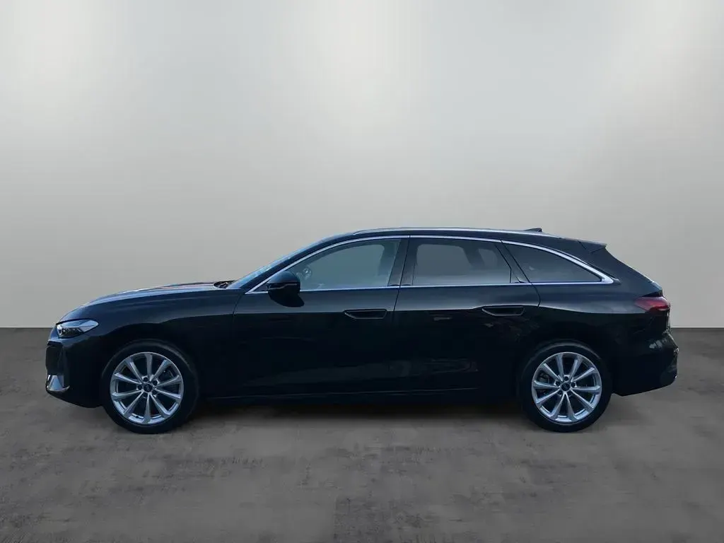 Gebraucht Audi A5 Sport 204 PS (150 kW) 2025 Mythosschwarz metallic Kombi