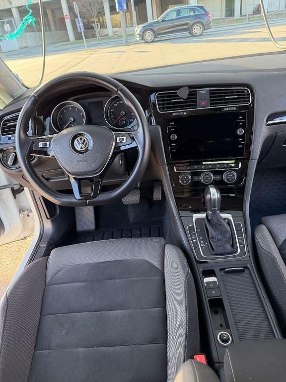 Gebraucht VW Golf VII Highline 150 PS (110 kW) 2019 Weiß Limousine