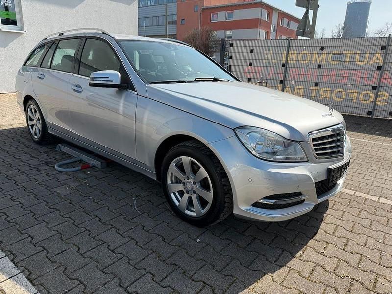 Gebraucht Mercedes C180 156 PS (114 kW) 2014 Silber Kombi