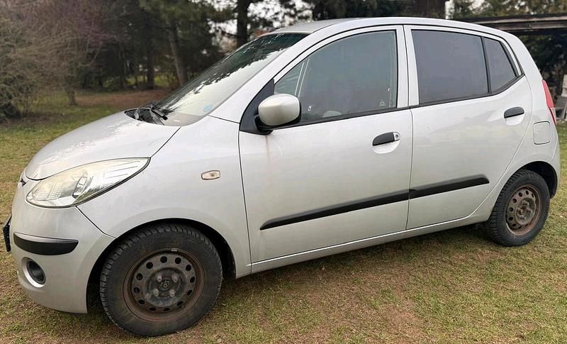 Gebraucht Hyundai i10 67 PS (49 kW) 2010 Grau Kleinwagen
