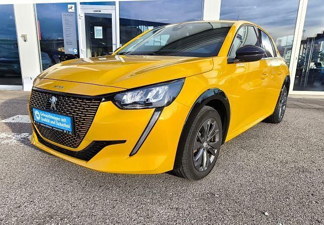 Gelb Gebraucht 2023 Peugeot e-208 Allure Kleinwagen | 20.985 € (Fairer Preis) - Bild 1/4