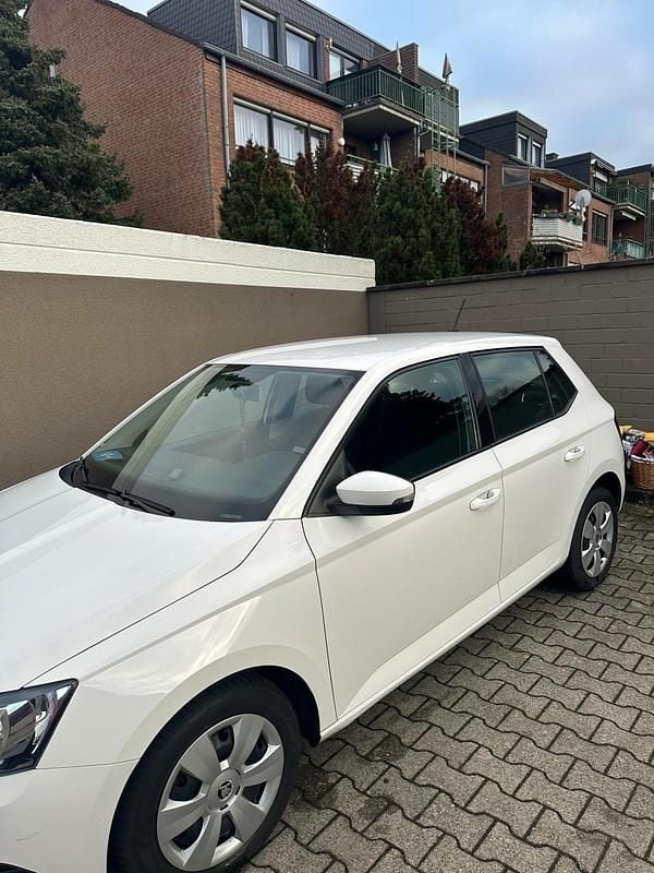 Gebraucht Skoda Fabia 110 PS (80 kW) 2015 Weiß Limousine