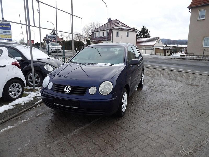 Indigoblau perleffekt Gebraucht 2004 VW Polo Cricket Kleinwagen | 2.499 € - Bild 1/4