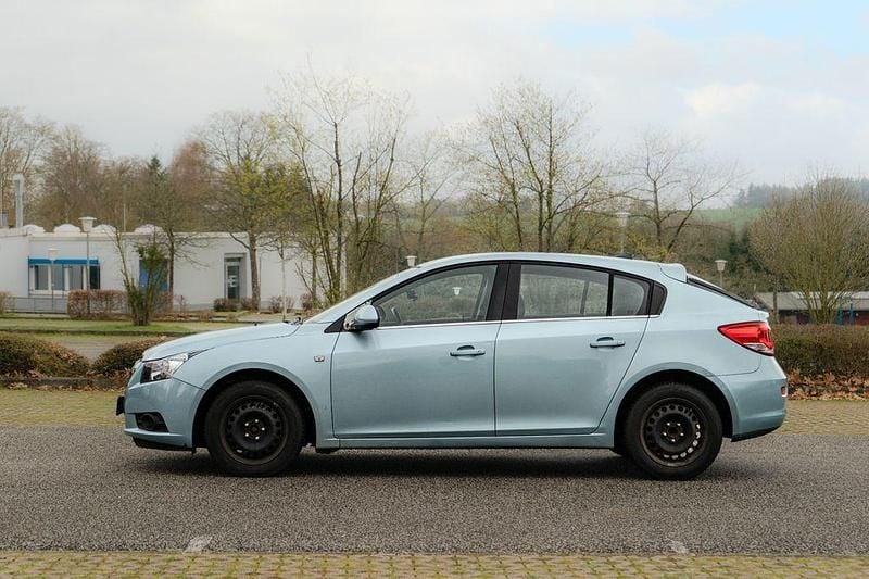Gebraucht Chevrolet Cruze LTZ 163 PS (119 kW) 2013 Blau Limousine