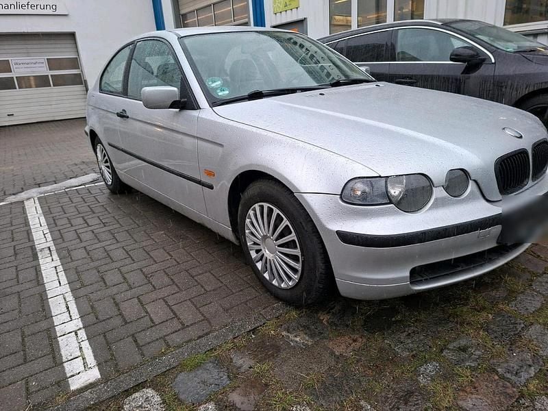Gebraucht BMW 316 116 PS (85 kW) 2002 Silber Coupé
