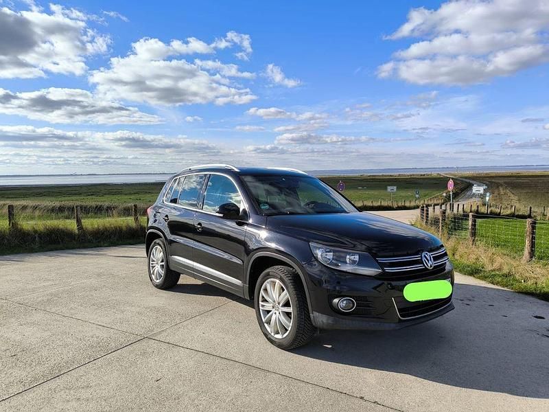 Schwarz Gebraucht 2014 VW Tiguan Sportline SUV | 10.900 € (Guter Preis) - Bild 1/4