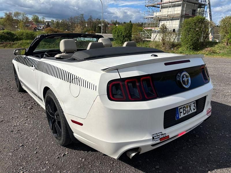 Gebraucht Ford Mustang Premium 309 PS (227 kW) 2013 Weiß Cabrio