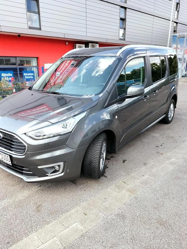 Grau Gebraucht 2022 Ford Grand Tourneo Connect Van / Kleinbus | 24.500 € (Superpreis) - Bild 1/4