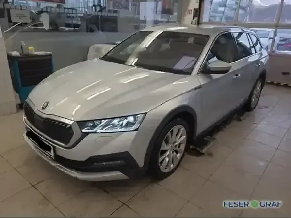 Gebraucht Skoda Octavia 150 PS (110 kW) 2023 Brillantsilber metallic Kombi