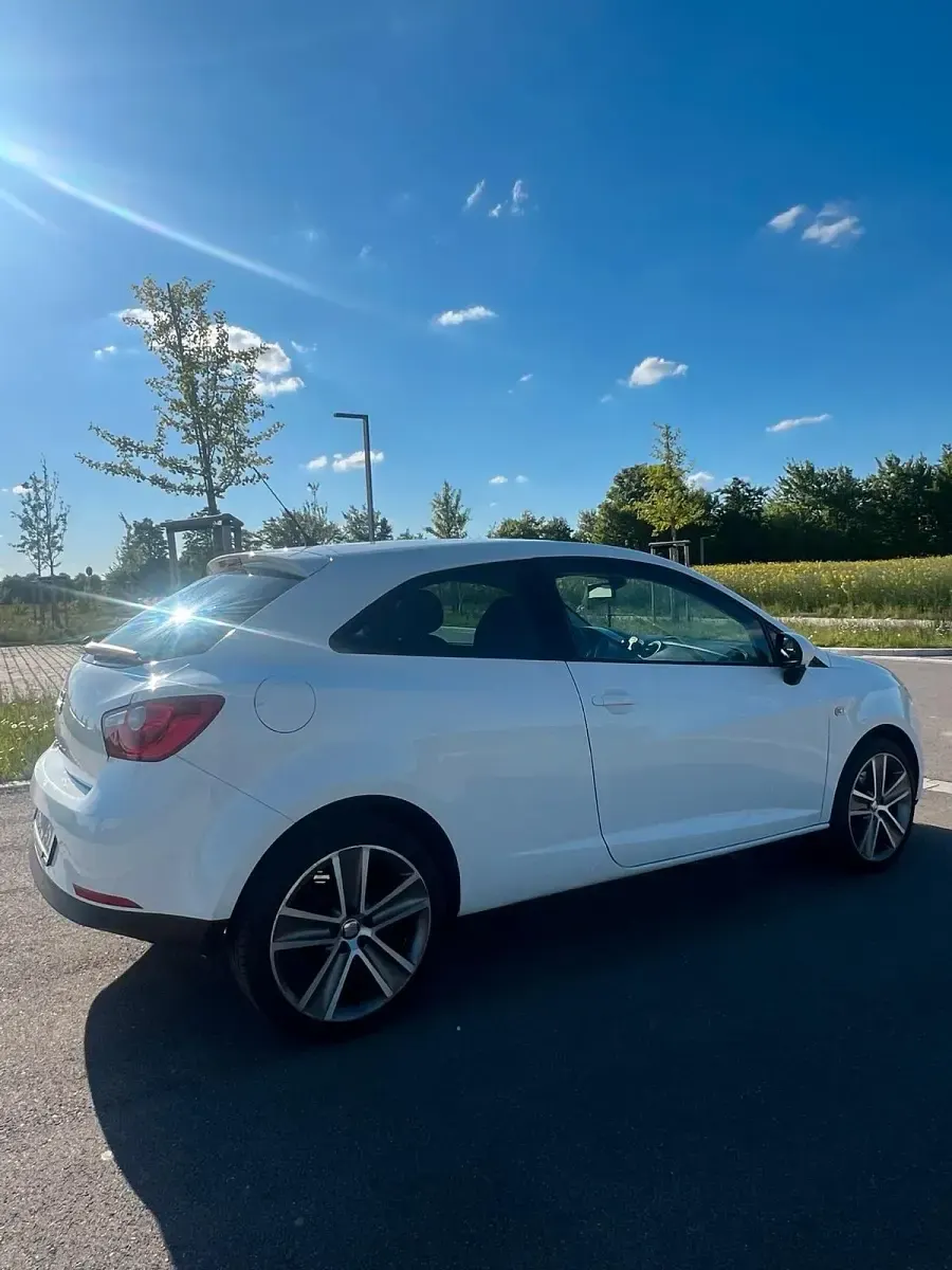 Gebraucht Seat Ibiza 105 PS (77 kW) 2010 Weiß Coupé