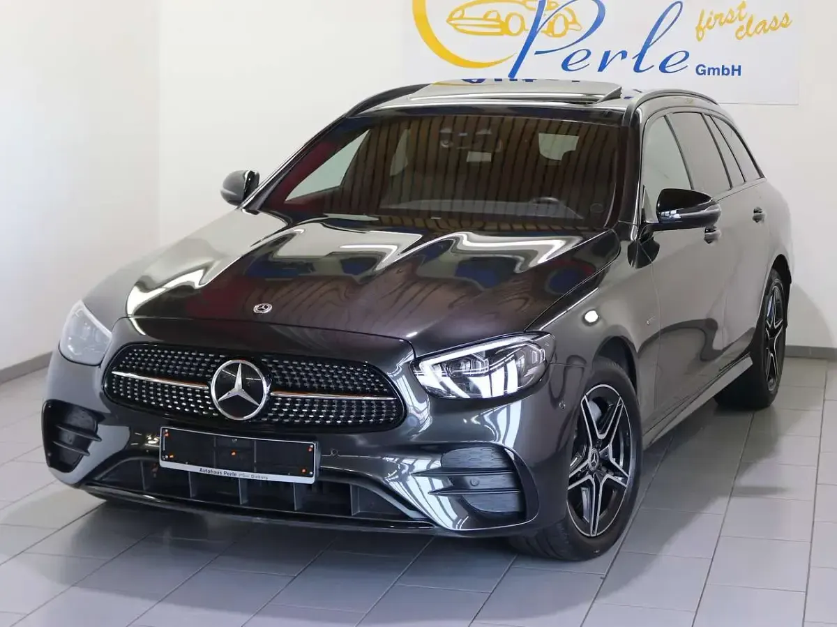 Gebraucht Mercedes E300 AMG line 306 PS (225 kW) 2021 Graphitgrau met. Kombi