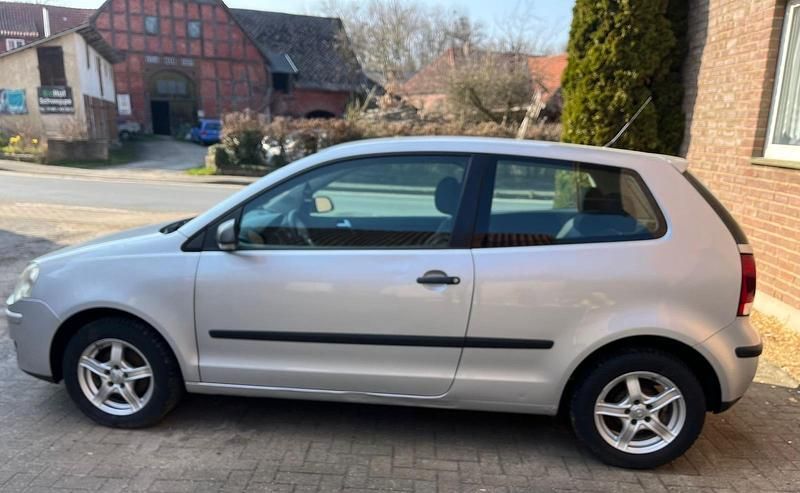 Gebraucht VW Polo 64 PS (47 kW) 2005 Silber Kleinwagen