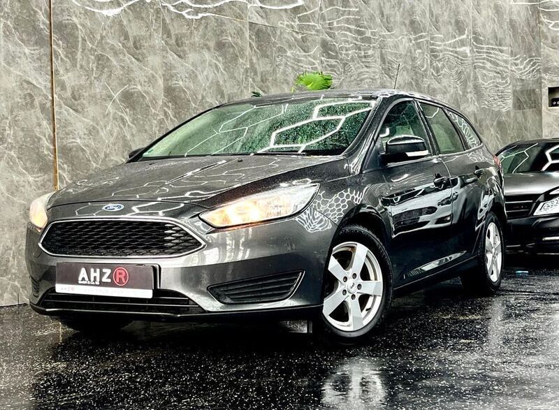 Grau Gebraucht 2016 Ford Focus Trend Kombi | 5.400 € (Guter Preis) - Bild 1/4