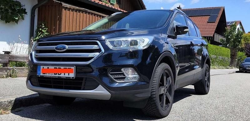 Schwarz Gebraucht 2018 Ford Kuga Titanium SUV | 15.390 € (Guter Preis) - Bild 1/4