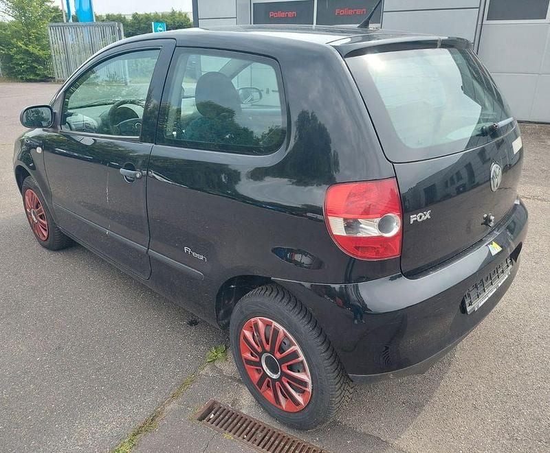 Gebraucht VW Fox 54 PS (39 kW) 2008 Schwarz Kleinwagen